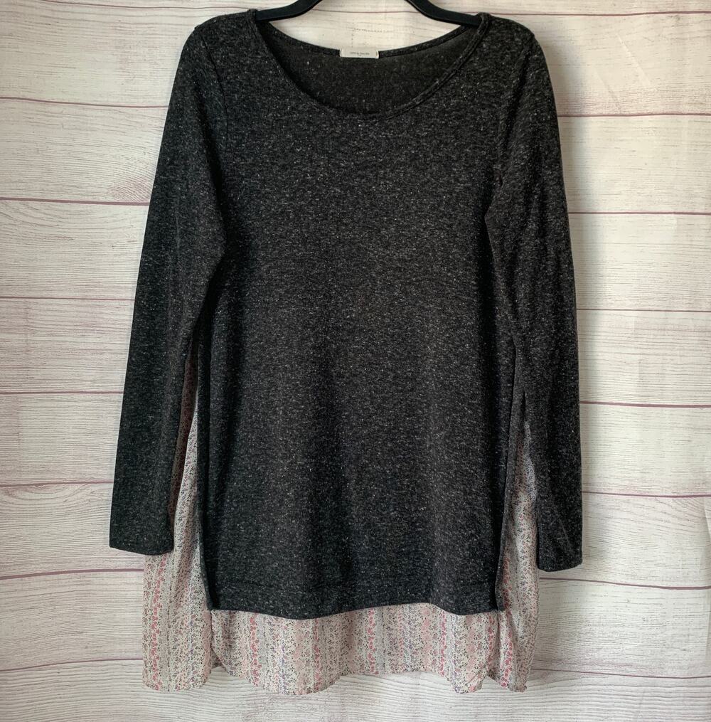 12PM by Mon Ami Layered Charcoal Gray Tunic Top Floral Underlay Size Small